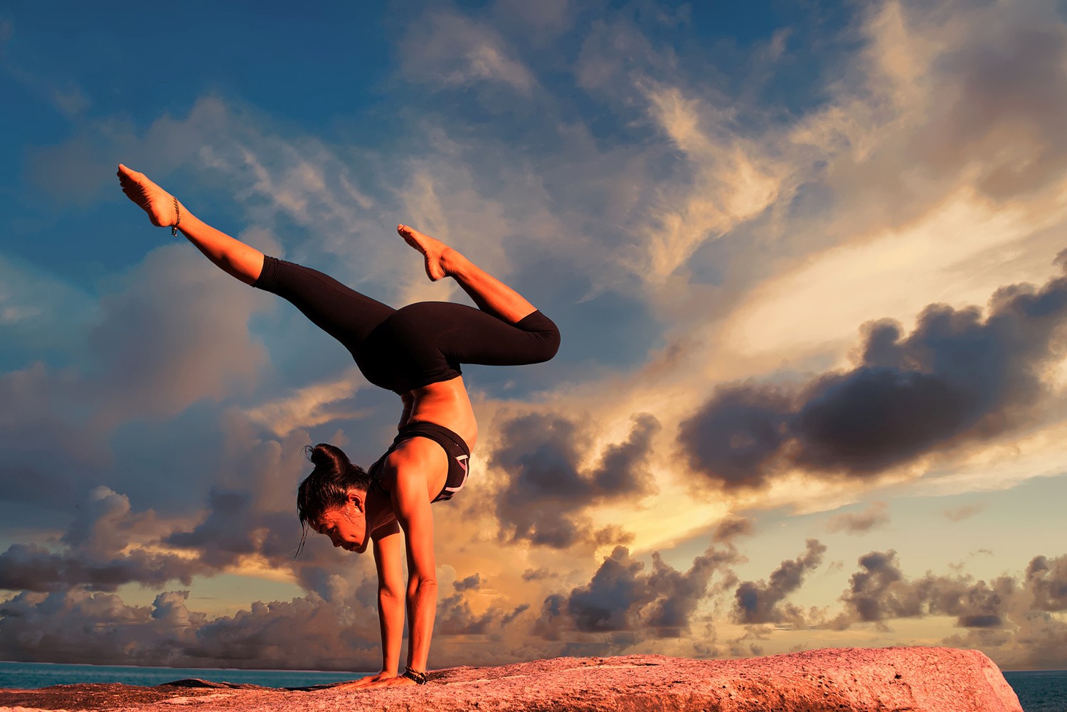 yoga coach sportif avec son élève